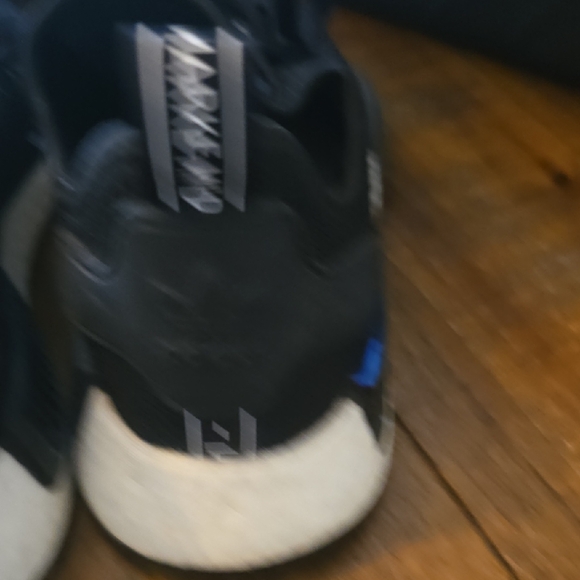 Adidas Black and White Sneakers for Everyday Comfort - Picture 7 of 12